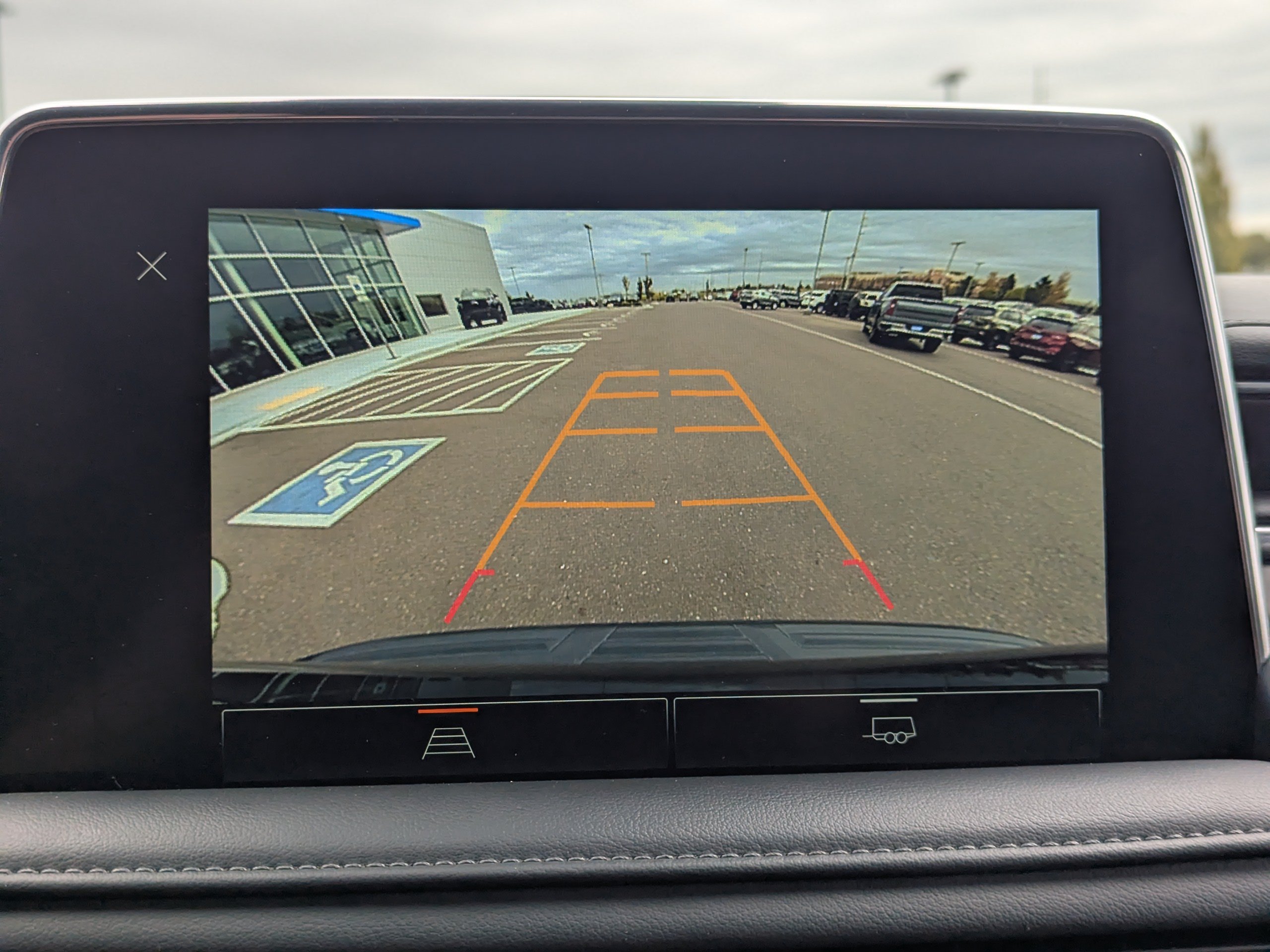 2023 GMC Yukon SLE - Photo 24