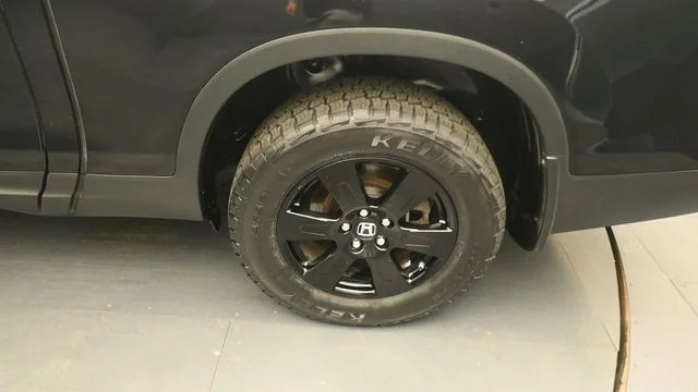 Certified Used 2018 Crystal Black Honda Black Edition image 9