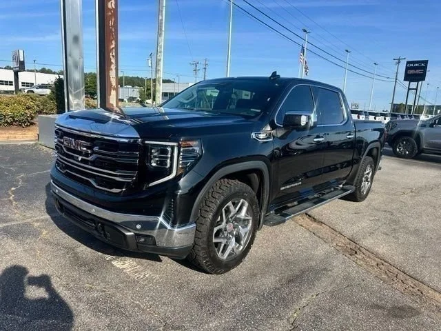 Used 2024 Onyx Black GMC SLT image 5