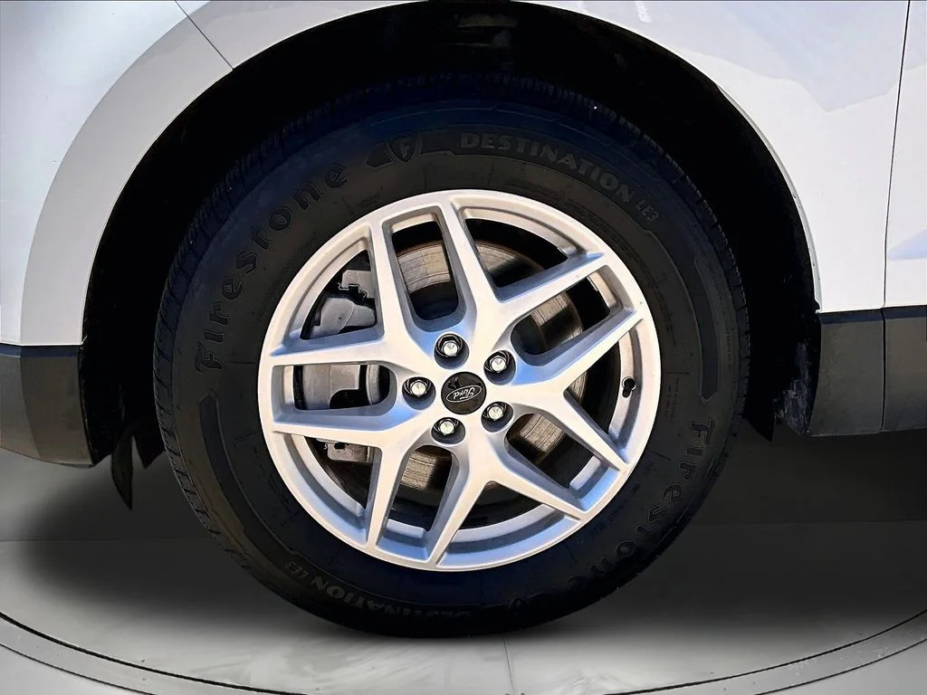 Used 2023 White Ford SEL image 36