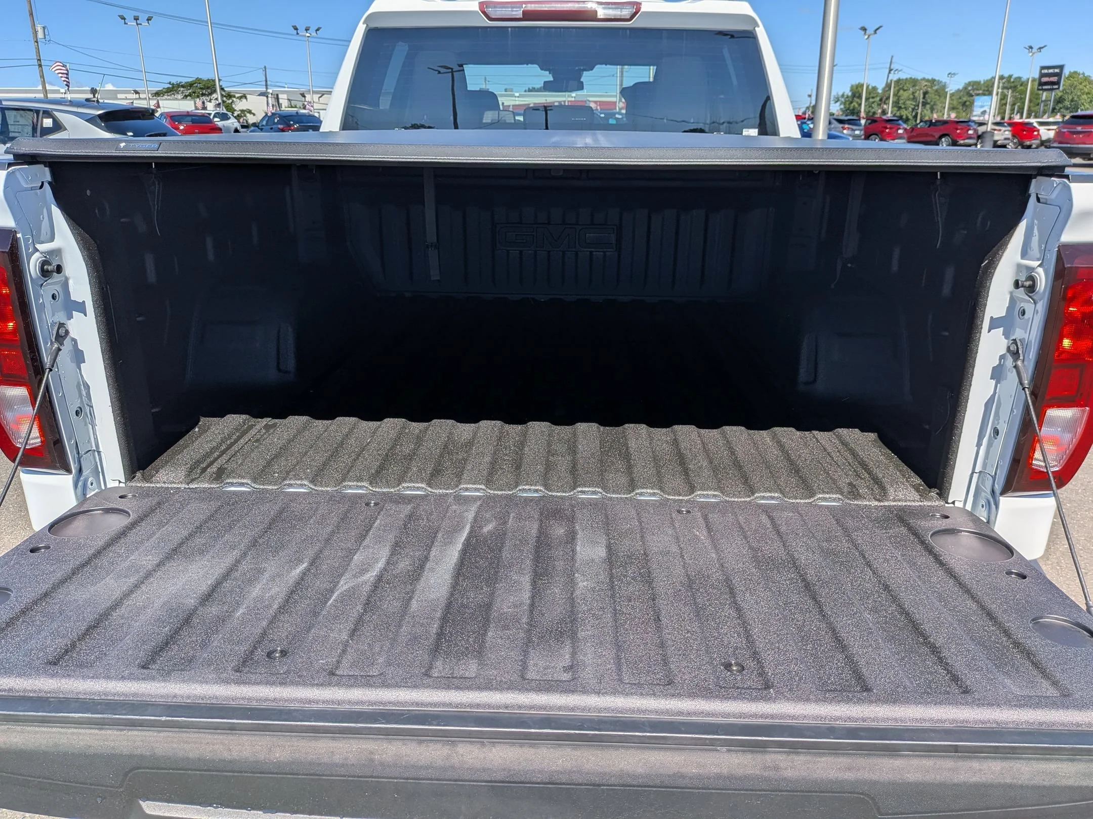 Used 2023 Summit White GMC Elevation image 25