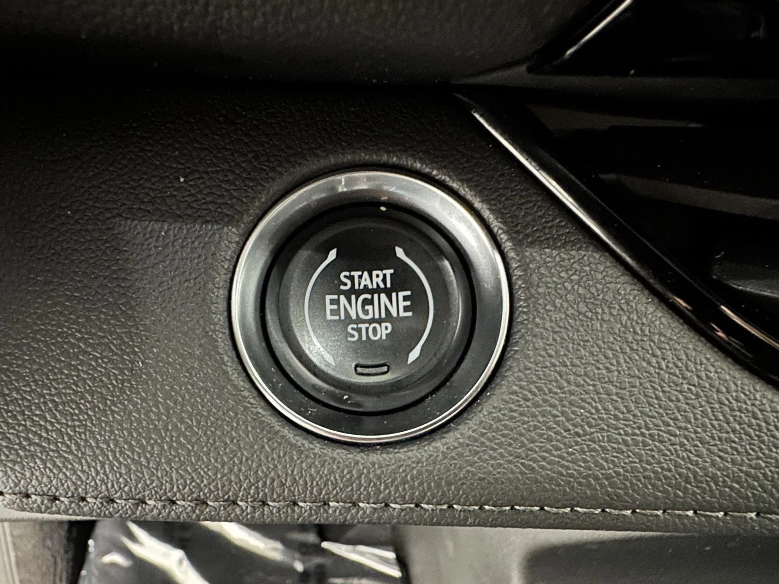 Used 2025 Moonstone Gray Metallic Buick Sport Touring image 15
