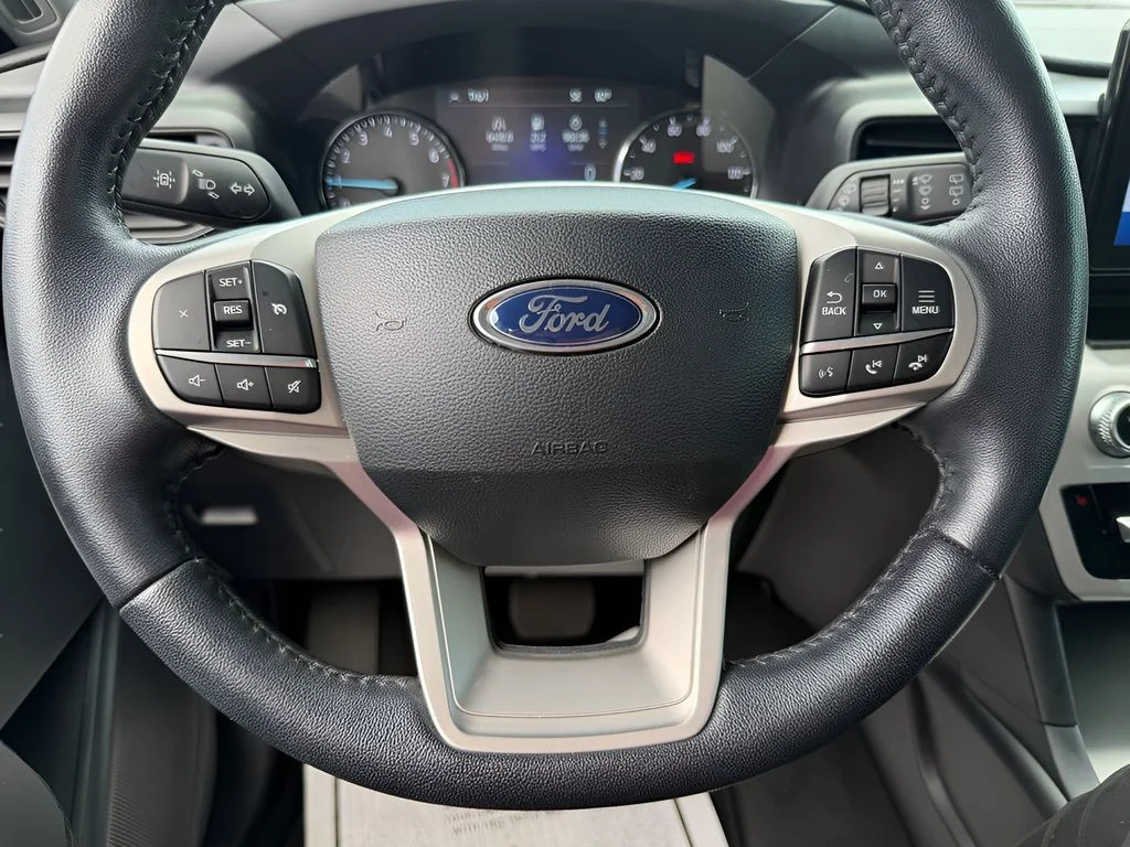 Used 2023 White Ford XLT image 37