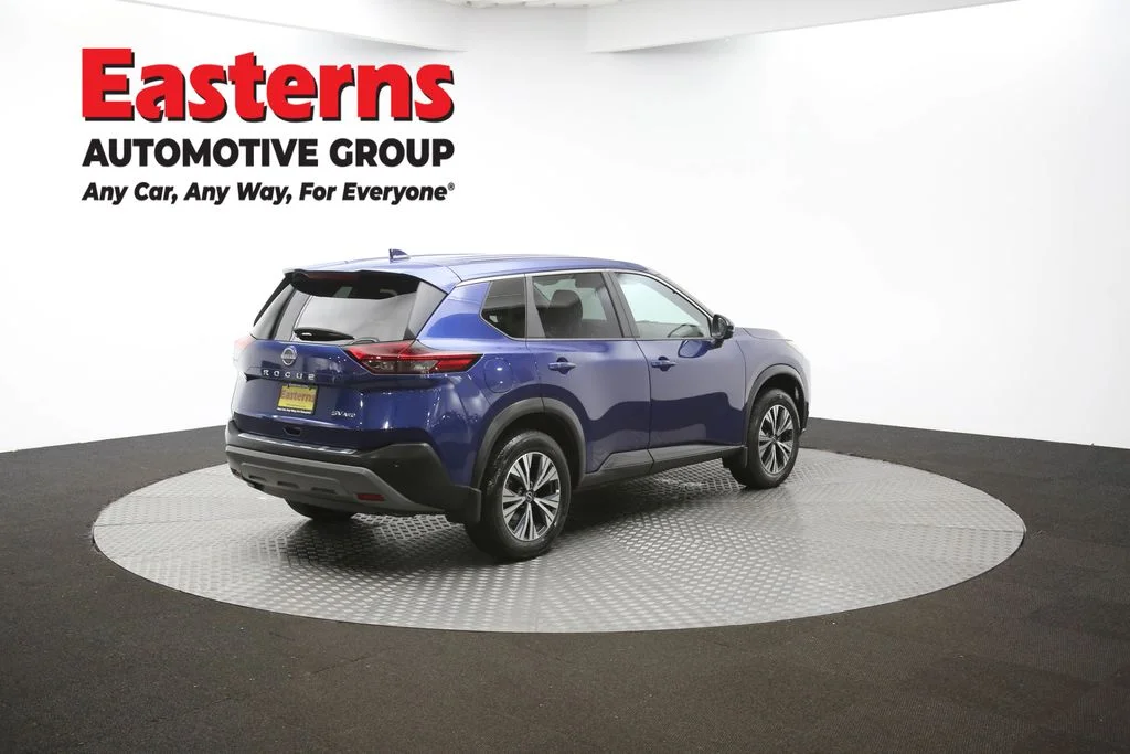 Used 2022 Blue Nissan SV image 39