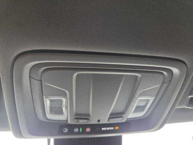 Used 2024 Summit White Chevrolet LT image 18