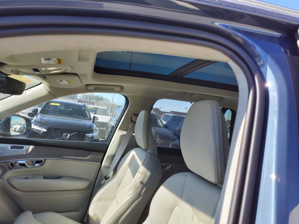 Used 2025 Denim Blue Metallic Volvo Ultra image 11