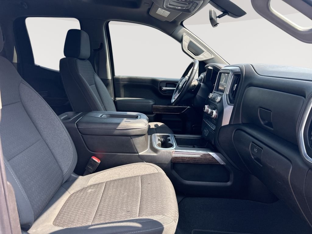 Used 2022 White GMC Elevation image 24