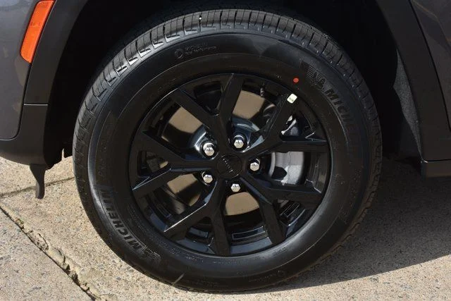 New 2026 Gray Jeep Altitude image 9