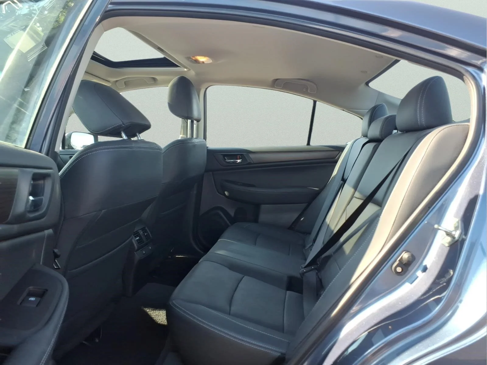 Used 2017 Blue Subaru 2.5i image 11