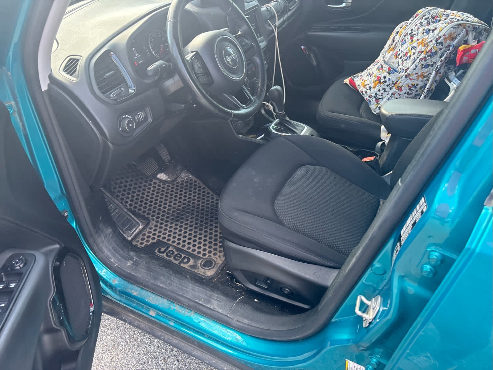Used 2020 Bikini Metallic Clearcoat Jeep Altitude image 9