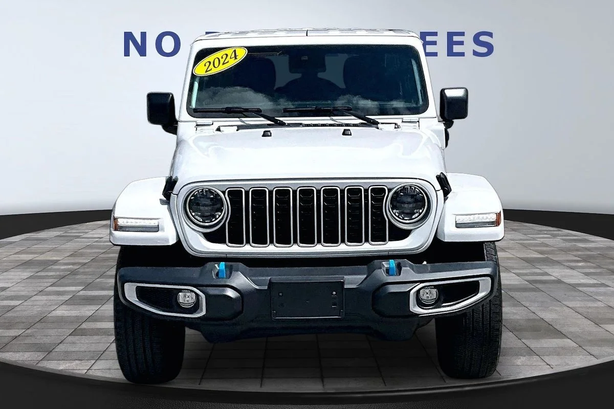 Used 2024  Jeep Sahara 4xe image 2