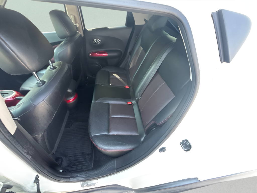 Used 2013 White Nissan SL image 28