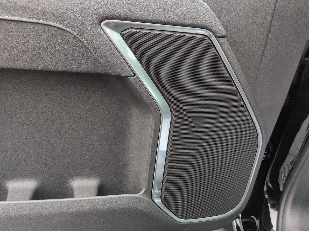 New 2026 Onyx Black GMC Elevation image 24