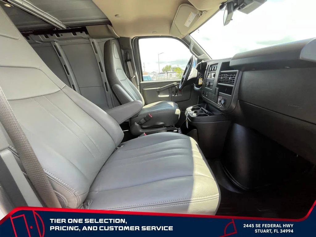 New 2026 Summit White GMC Work Van image 14