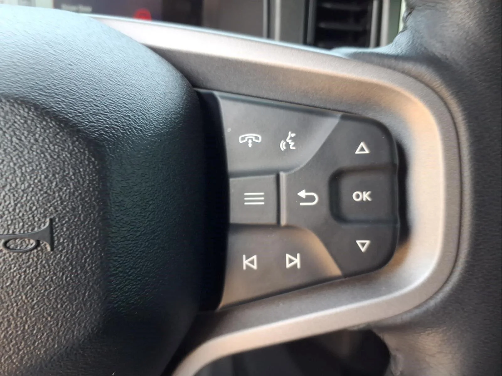 Used 2024 Shadow Black Ford Wildtrak image 22