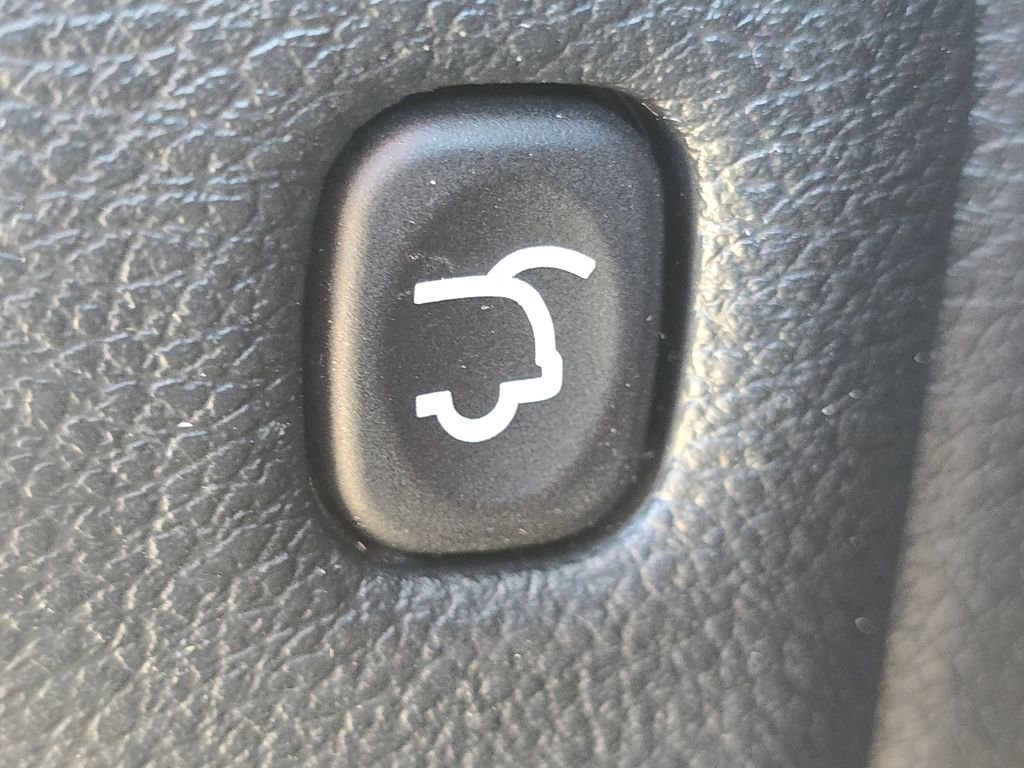 Used 2020 Velvet Jeep Limited image 20