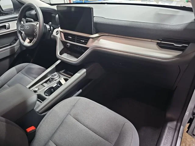 Used 2025 White Ford Active image 28