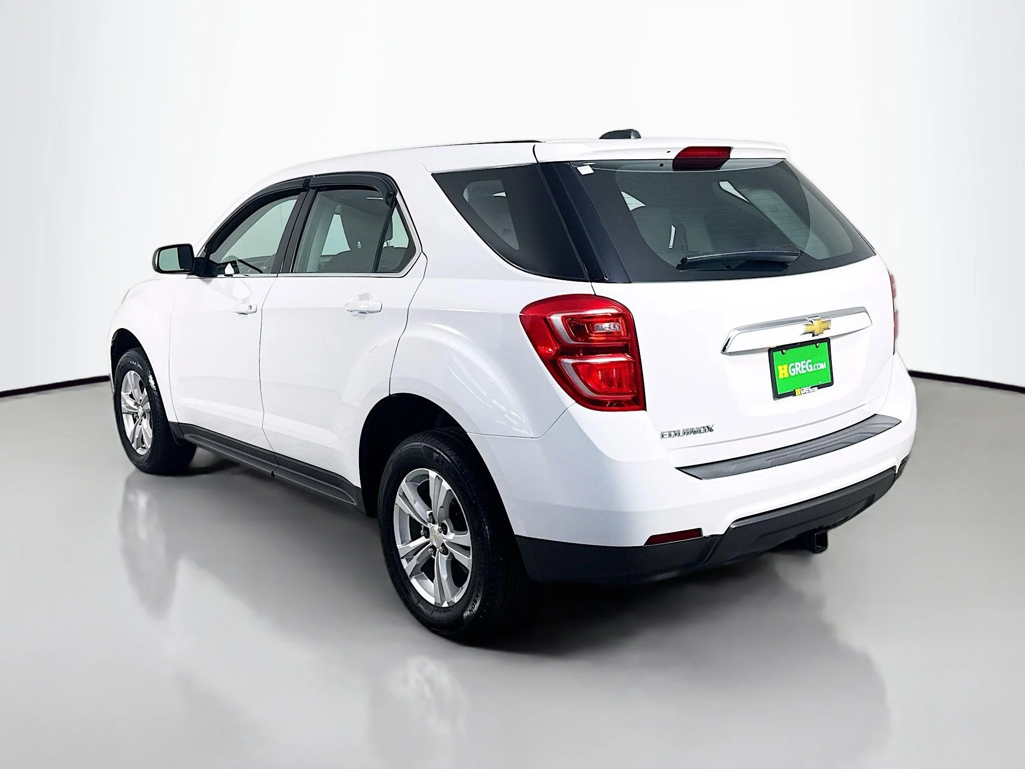 Used 2017 Summit White Chevrolet LS image 5