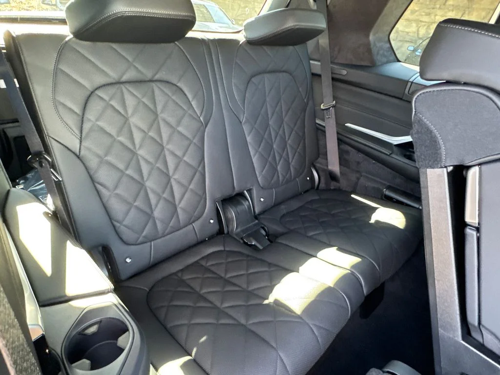New 2027 White BMW xDrive40i image 18