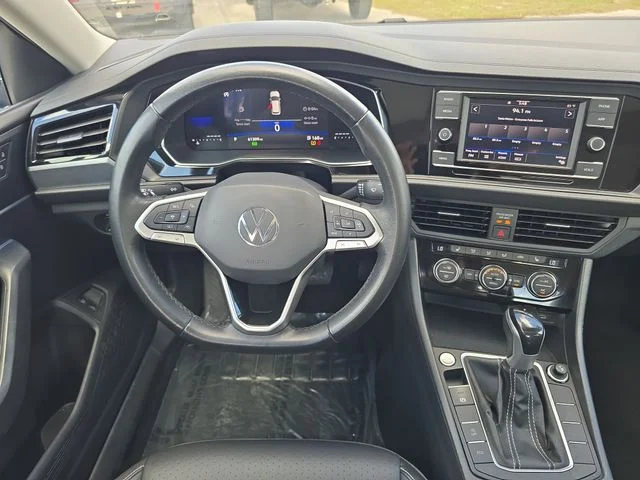2024 Volkswagen Jetta SE - Photo 10