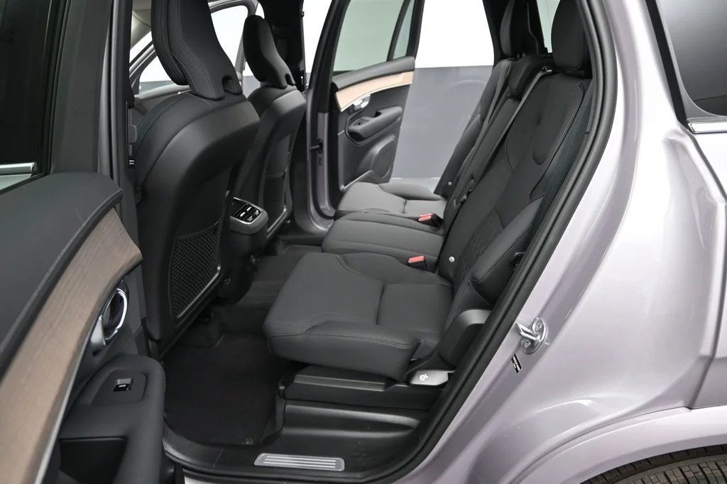 Used 2026 Aurora Silver Volvo Core image 12