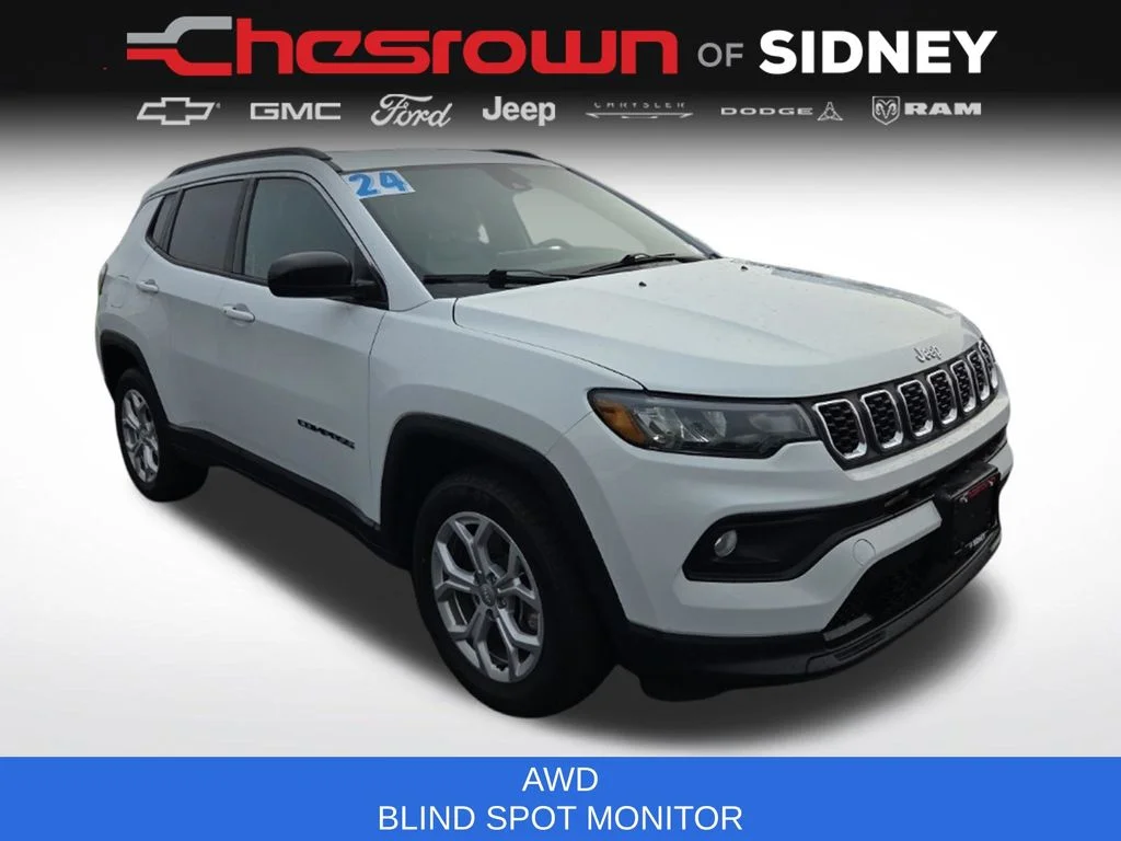 Used 2024 White Jeep Latitude image 3