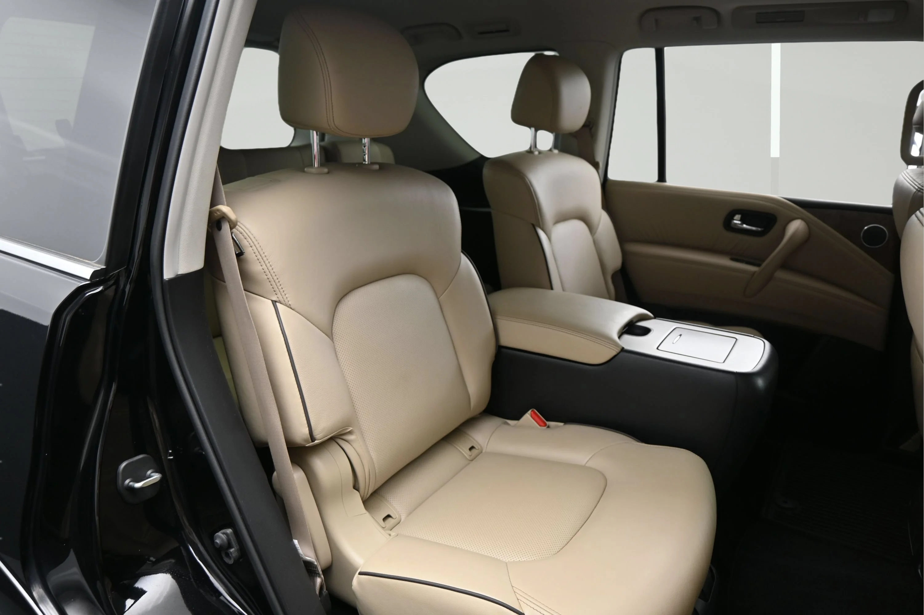 Certified Used 2024 Super Black Nissan SL image 13