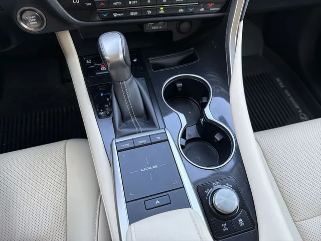 Used 2022 White Lexus 350 image 19