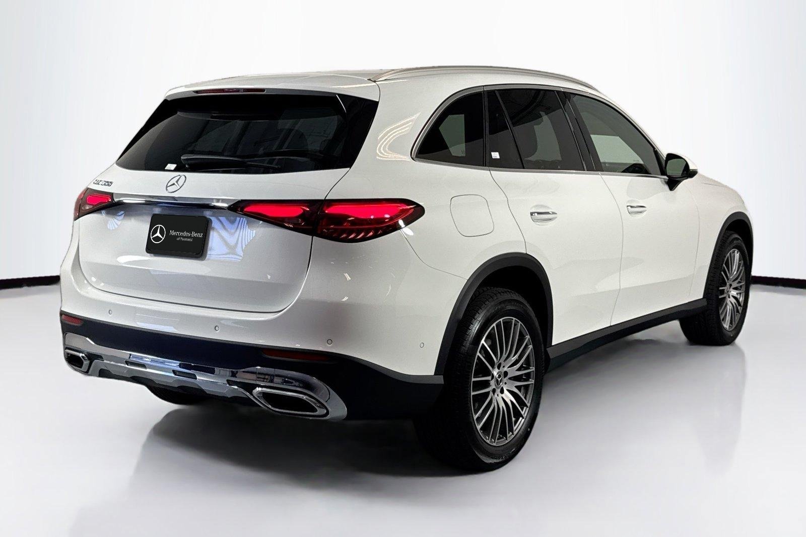 New 2026 Polar White Mercedes-Benz GLC 300 image 5