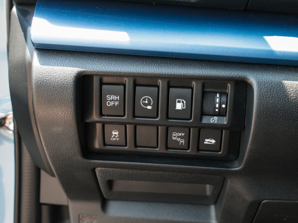 Used 2019 Lagoon Blue Pearl Subaru Hybrid image 13