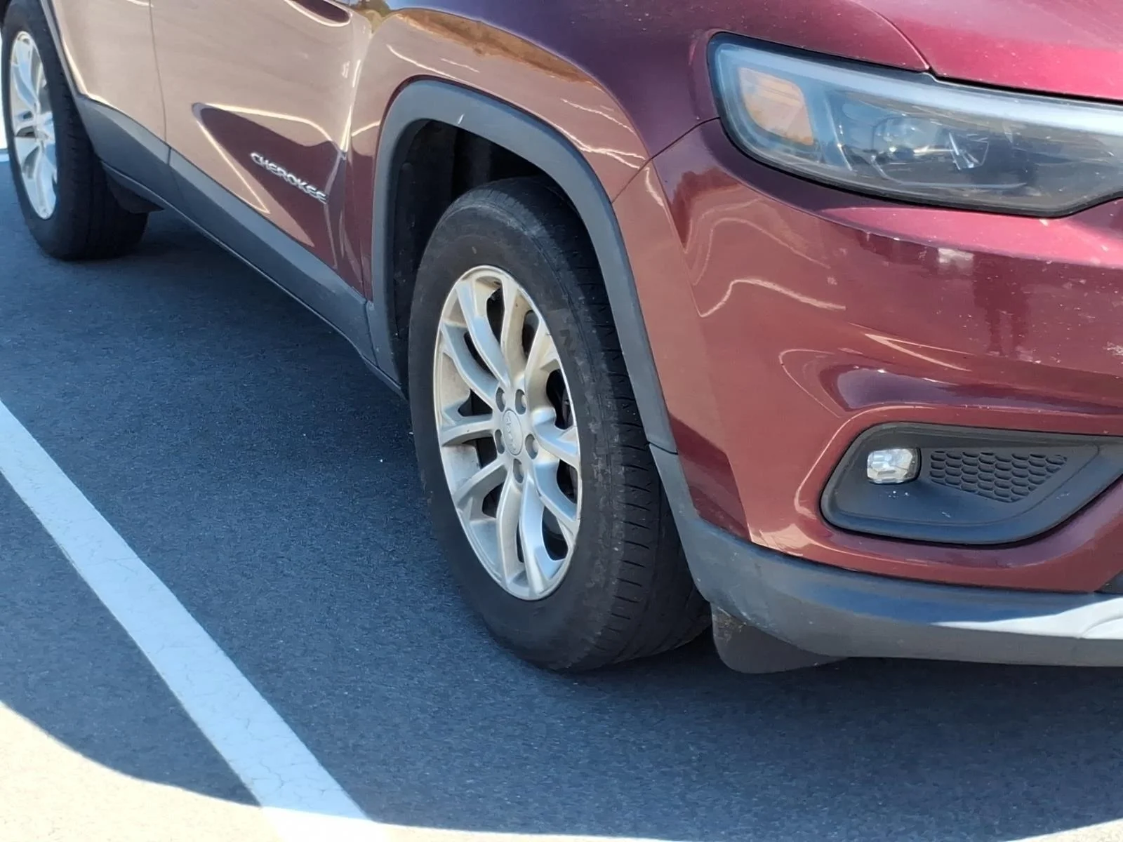 Used 2019 Velvet Red Pearlcoat Jeep Latitude image 7