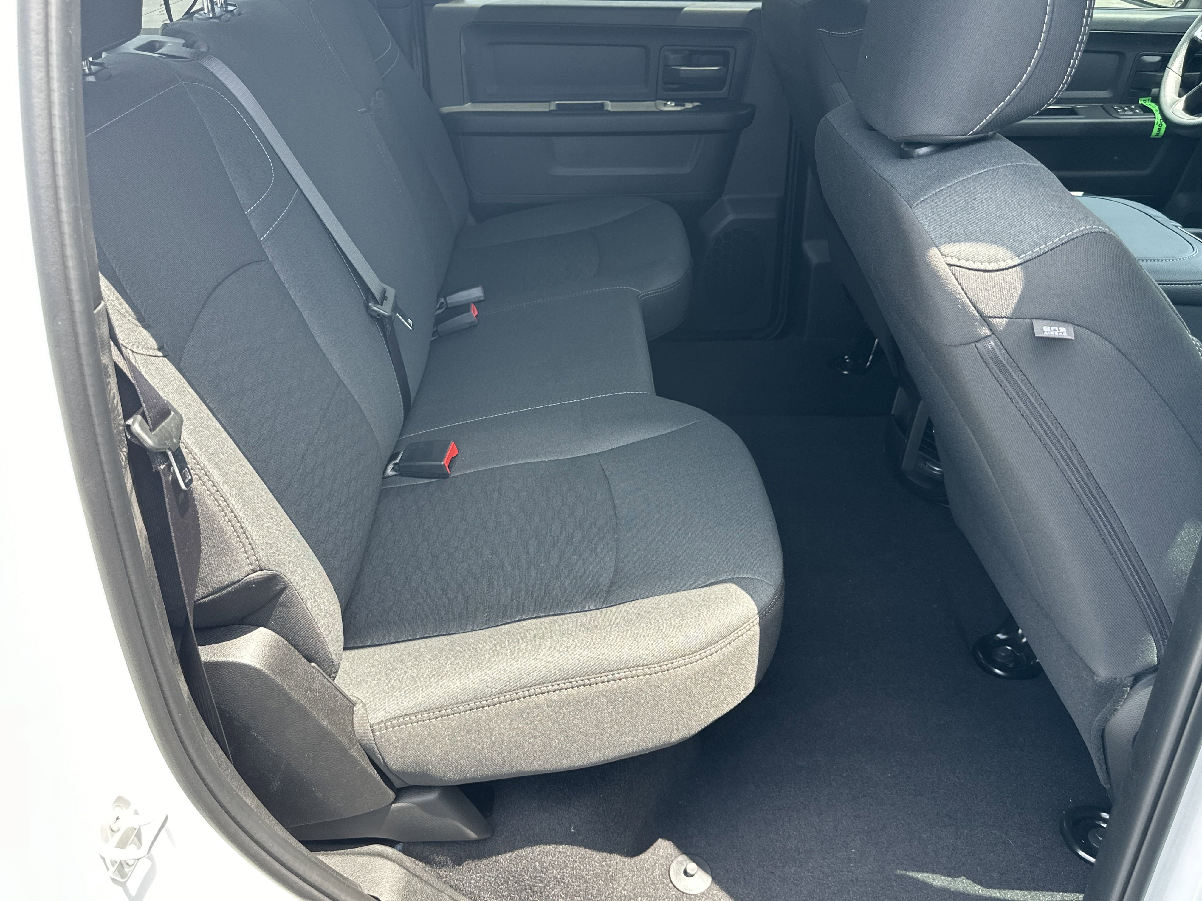 2025 RAM 3500 Tradesman - Photo 16