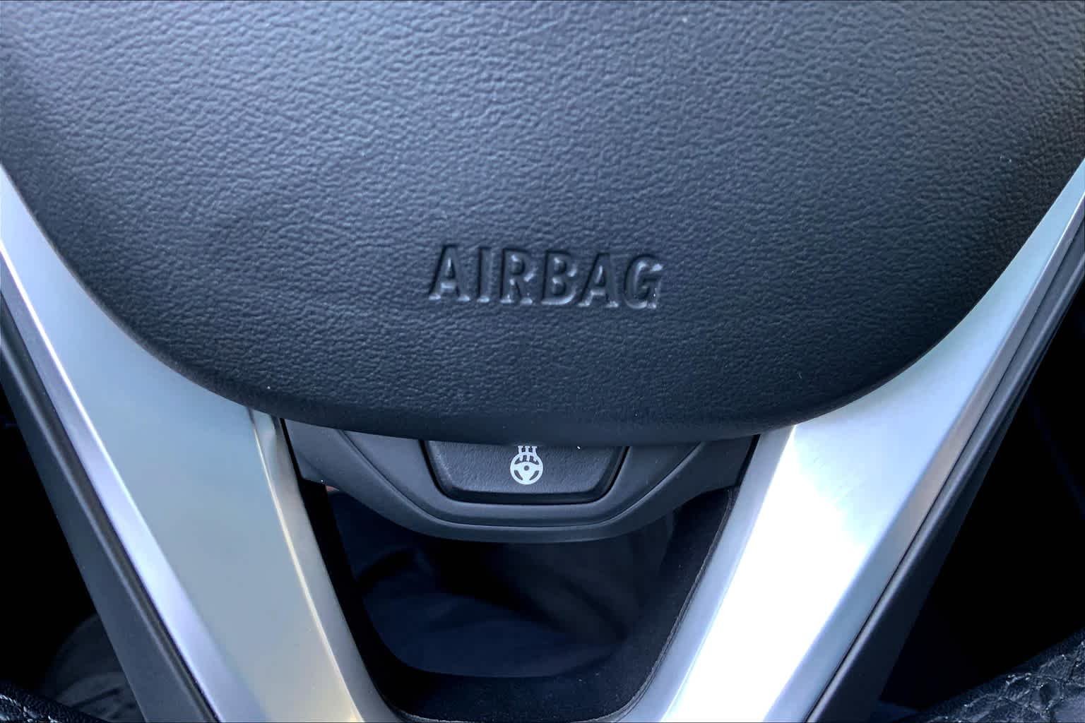 Used 2020 Alpine White BMW 330i xDrive image 33