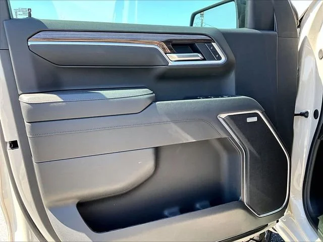 New 2026 White Sands Chevrolet RST image 24