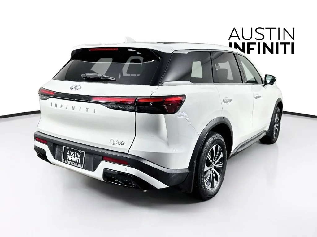 Certified Used 2024 White INFINITI PURE image 10