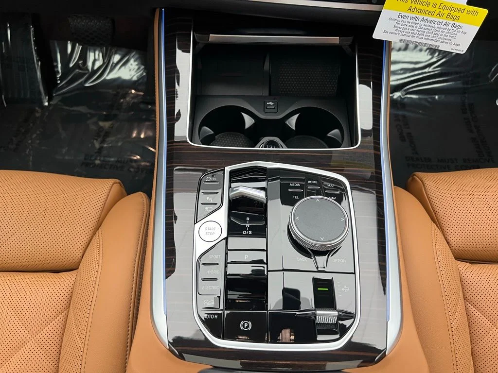 New 2026 Dravit Grey Metallic BMW xDrive50e image 12
