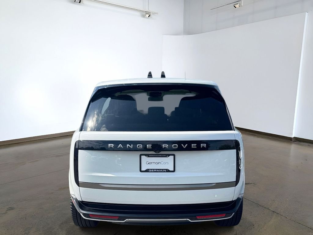 Certified Used 2025  Land Rover SE image 3