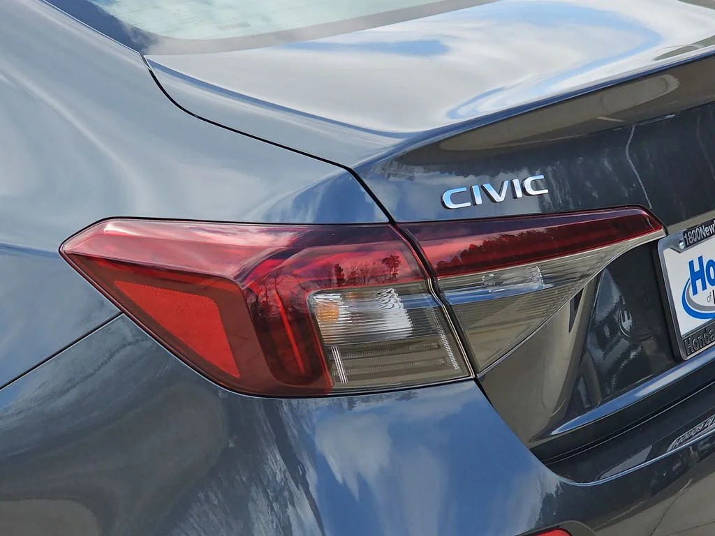 Used 2026 Meteorite Gray Metallic Honda LX image 21
