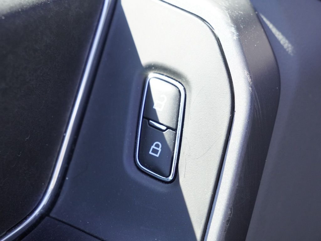 Used 2025 Silver Ford XLT image 8