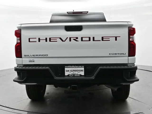 Used 2022 SUMMIT WHITE Chevrolet Custom image 6