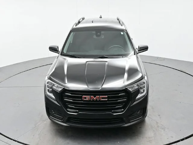 Used 2023 EBONY TWILIGHT METALLIC GMC SLE image 35