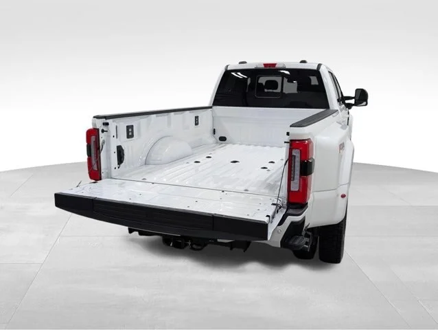 New 2026 Star White Metallic Tri-Coat Ford F-450® Platinum® image 60