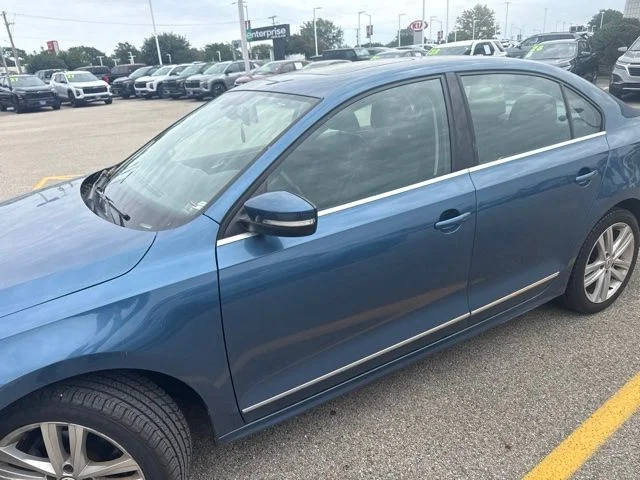 Used 2017 Blue Volkswagen 1.8T SEL image 2