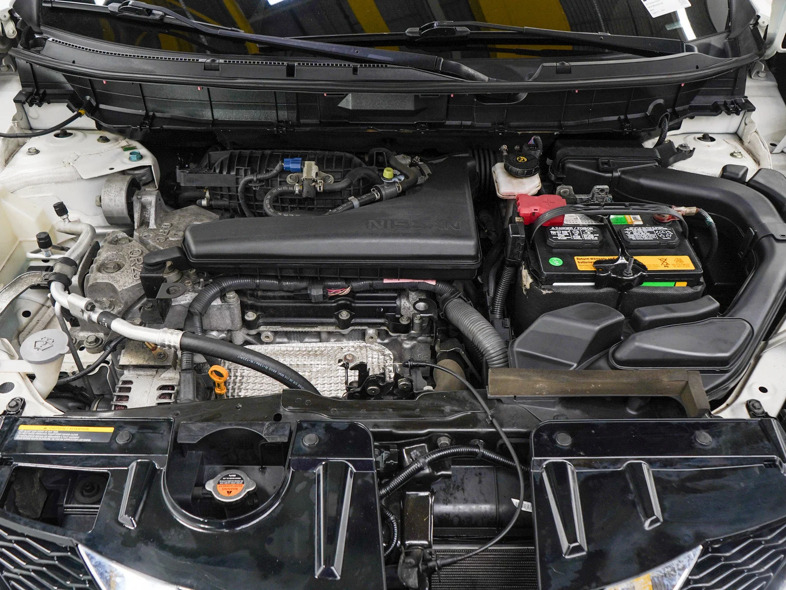 Used 2016 Pearl White Nissan SL image 27