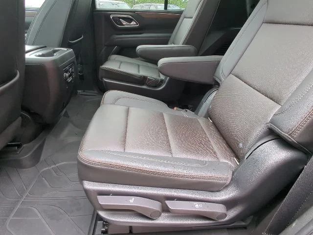 Used 2022 Black Chevrolet High Country image 28