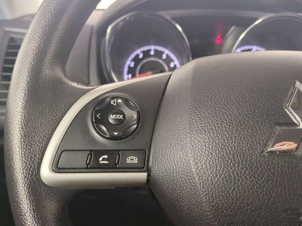 Used 2024  Mitsubishi 2.0 ES image 30