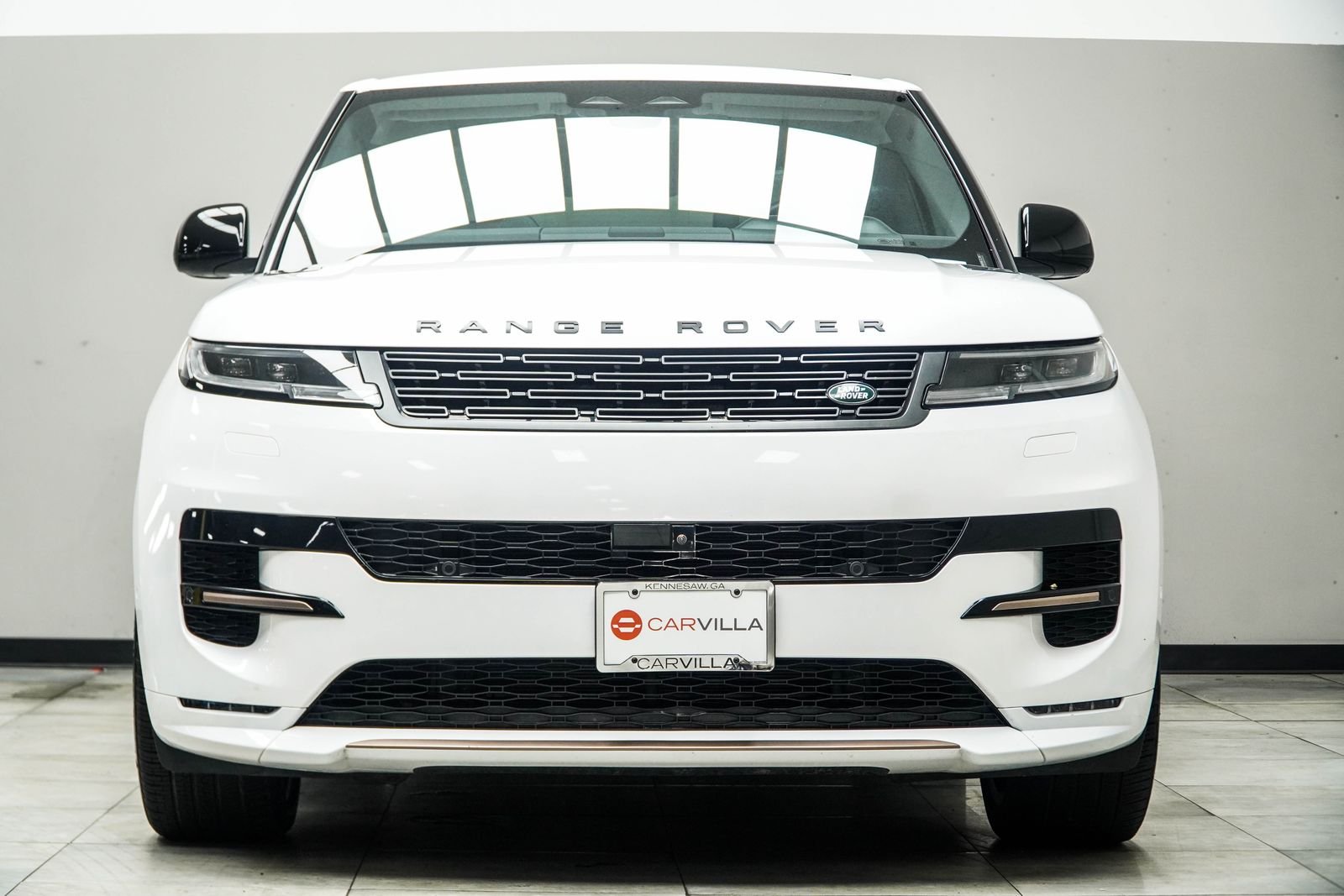Used 2024 White Land Rover Dynamic SE image 8