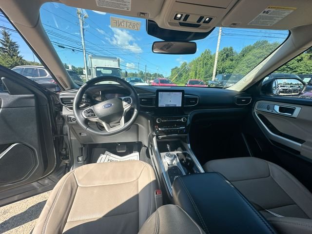 Used 2023 Gray Ford Limited image 24