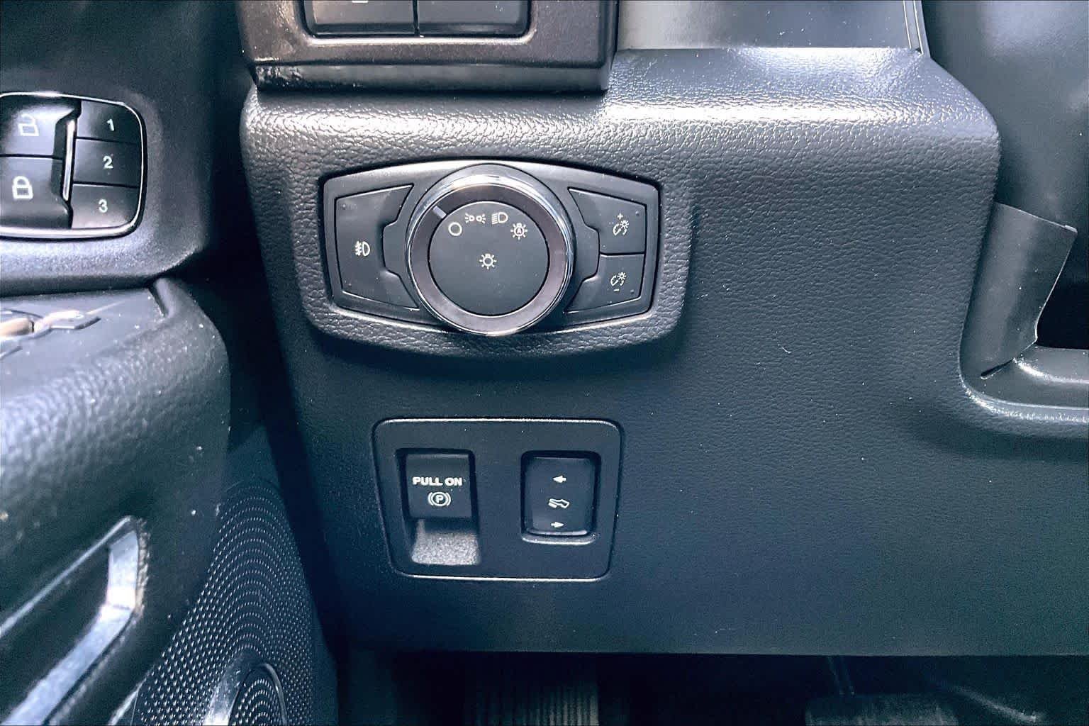 Used 2019 Magnetic Ford Limited image 34