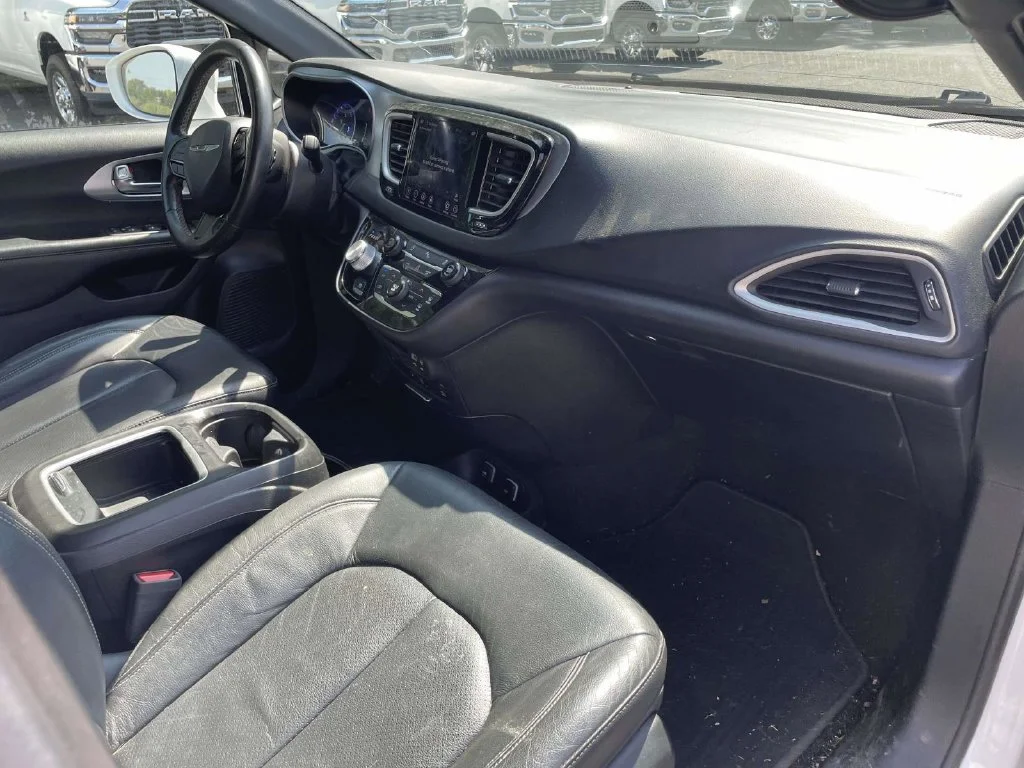 Used 2020 White Chrysler Touring L Plus image 10